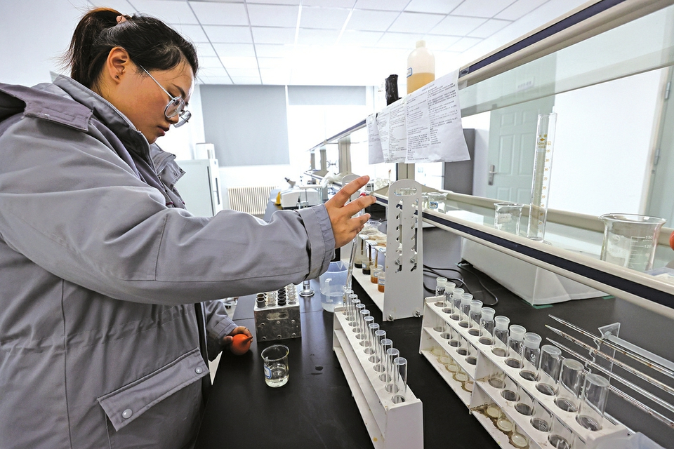 長(cháng)清馬山垃圾焚燒發(fā)電項目日焚燒約1500噸，年發(fā)電2億度，可滿(mǎn)足近6萬(wàn)戶(hù)家庭一年的用電 垃圾焚燒 發(fā)電生金