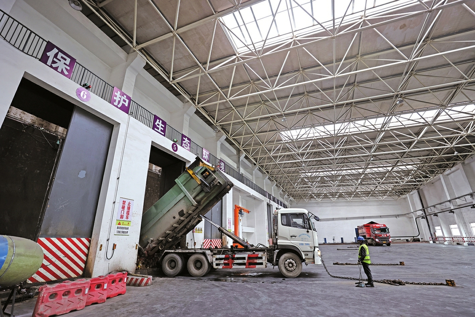 長(cháng)清馬山垃圾焚燒發(fā)電項目日焚燒約1500噸，年發(fā)電2億度，可滿(mǎn)足近6萬(wàn)戶(hù)家庭一年的用電 垃圾焚燒 發(fā)電生金