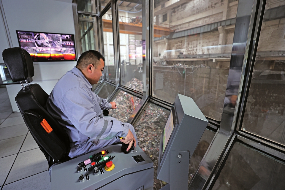 長(cháng)清馬山垃圾焚燒發(fā)電項目日焚燒約1500噸，年發(fā)電2億度，可滿(mǎn)足近6萬(wàn)戶(hù)家庭一年的用電 垃圾焚燒 發(fā)電生金